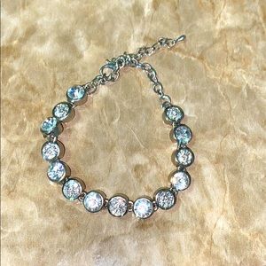 Brand new condition studs bracelet!✨💕